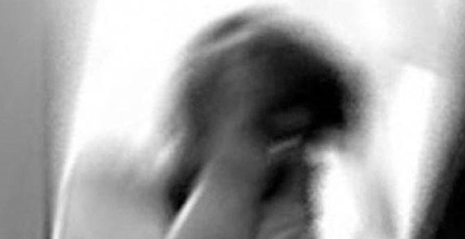 Kozmetik Mağazasında Çıplak Aramaya İğrenç Savunma