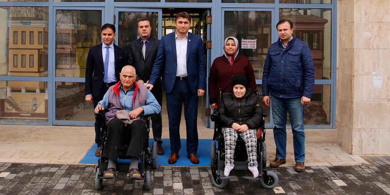 Kula Belediyesi, Engelleri Aşmaya Devam Ediyor