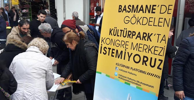 Kültürpark Platformu Karşıyaka Çarşı'da İmza Topluyor