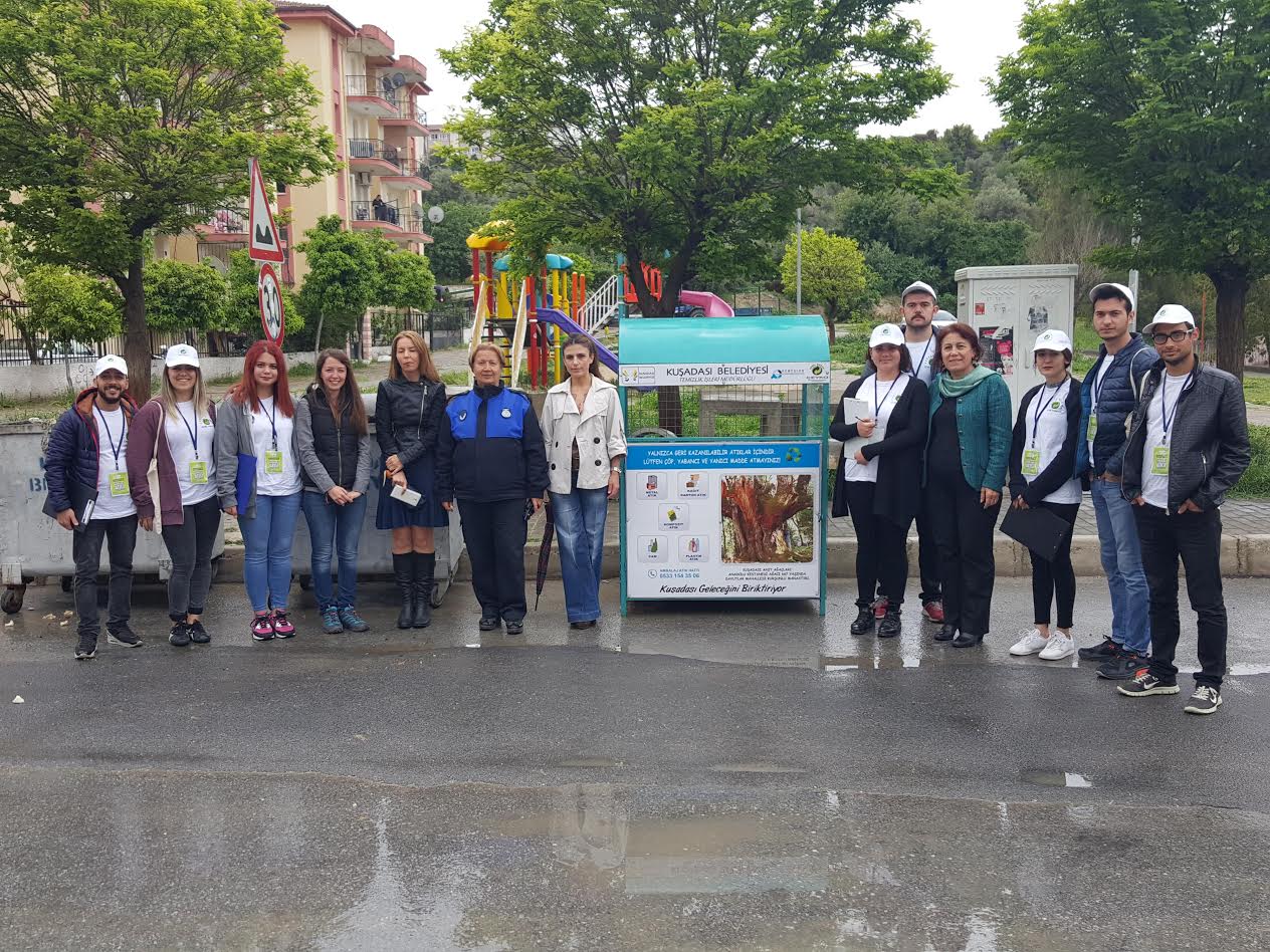 KUŞADASI BELEDİYESİ'NDEN GERİ DÖNÜŞÜM BİLİNCİ ÇALIŞMASI