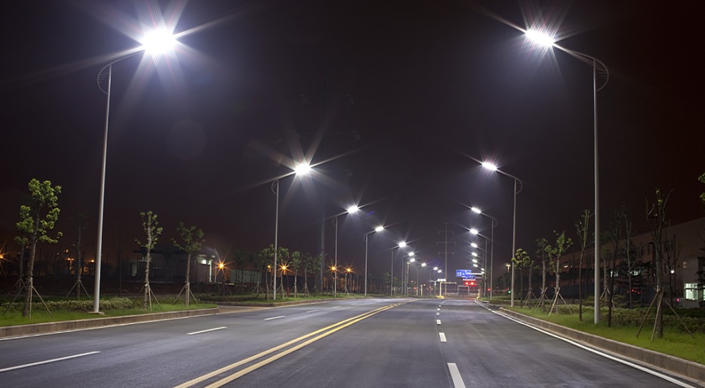 LED AYDINLATMALI AKILLI YOLLAR GELİYOR