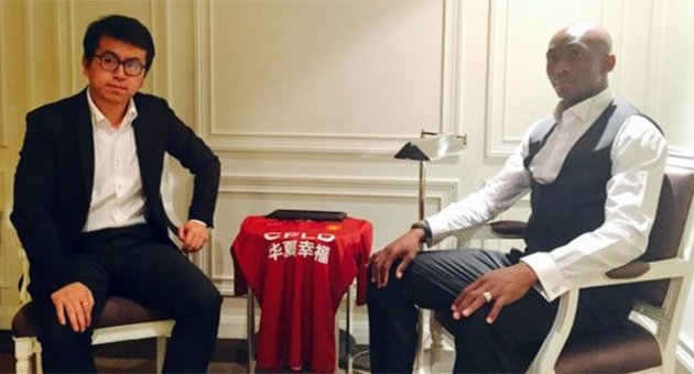 M&#039;Bia transferini Twitter&#039;dan duyurdu