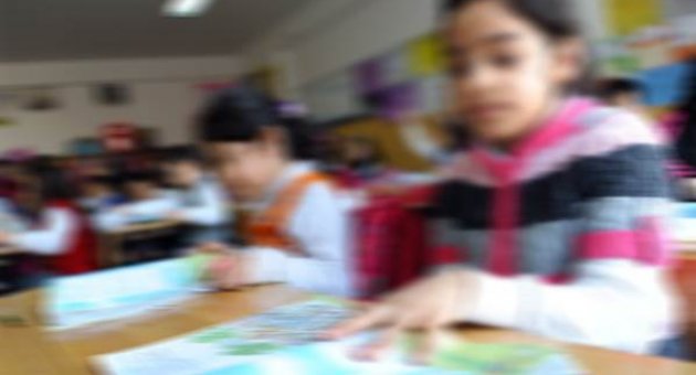 Mahkeme zorunlu din dersini iptal etti