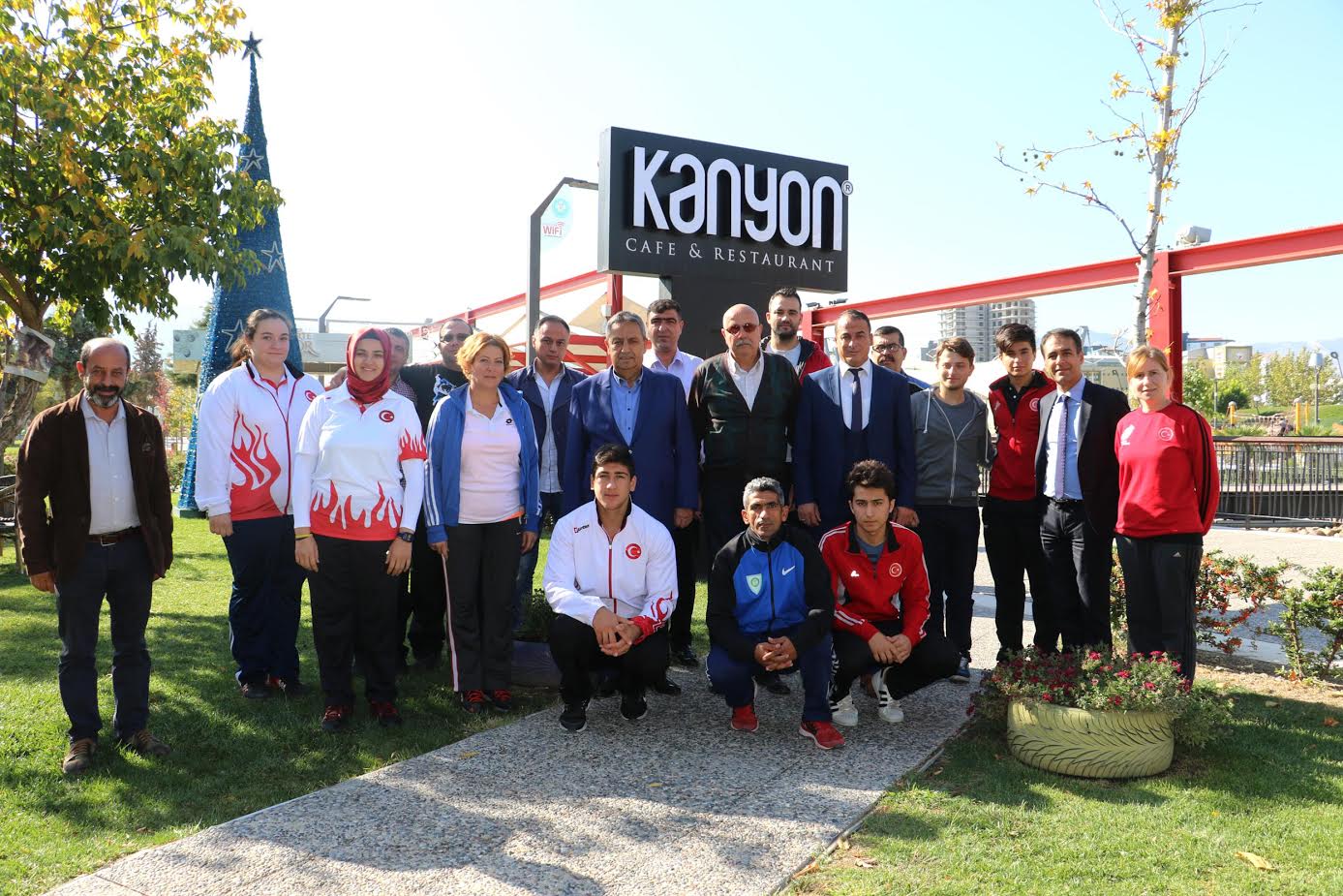 Manisa Büyükşehir’in Yıldızları Kahvaltıda Buluştu