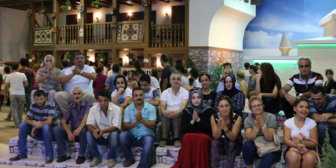 Manisa İEF'te Konser, Müzik ve Danslarla Yer Aldı