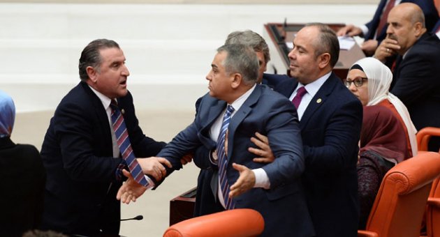 Meclis'te AK Parti-CHP gerginliği