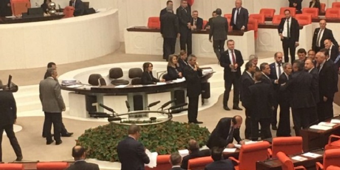 Meclis&#039;te ortalık karıştı!