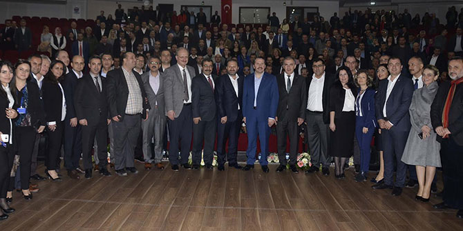 Memur-Sen İzmir'de 10 Bin Kişiye Sistemi Anlattı