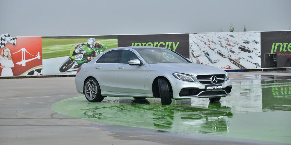 Mercedes-Benz, Mercedes-AMG Lounge