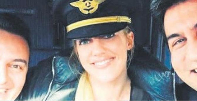 Meryem Uzerli pilotları yaktı!
