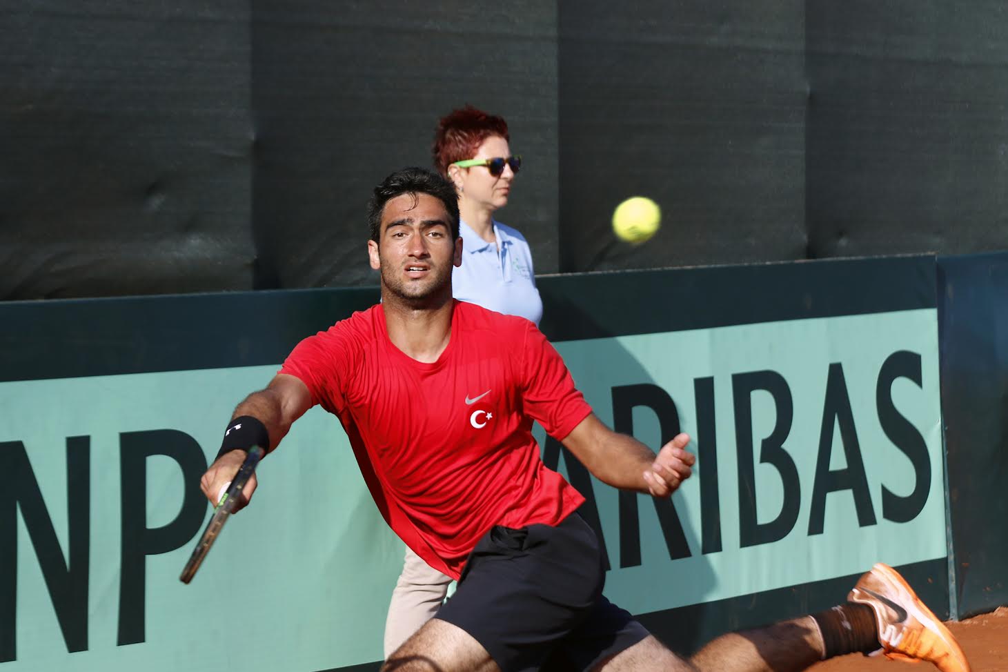 MİLLİLER İLK GÜN SEVİNEMEDİ