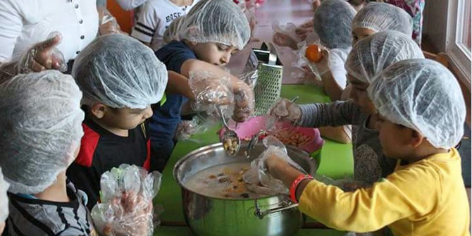 Minik Foçalılar aşure kaynattı