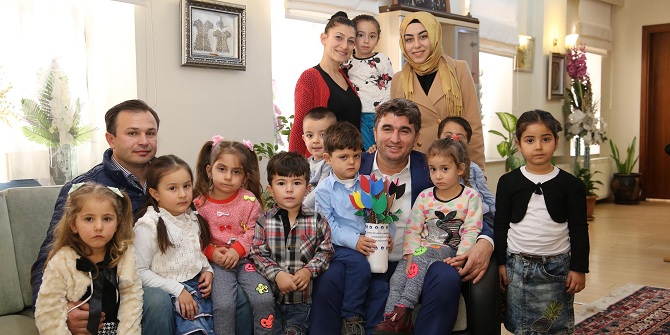 Miniklerden Başkan Tosun’a Sürpriz Ziyaret