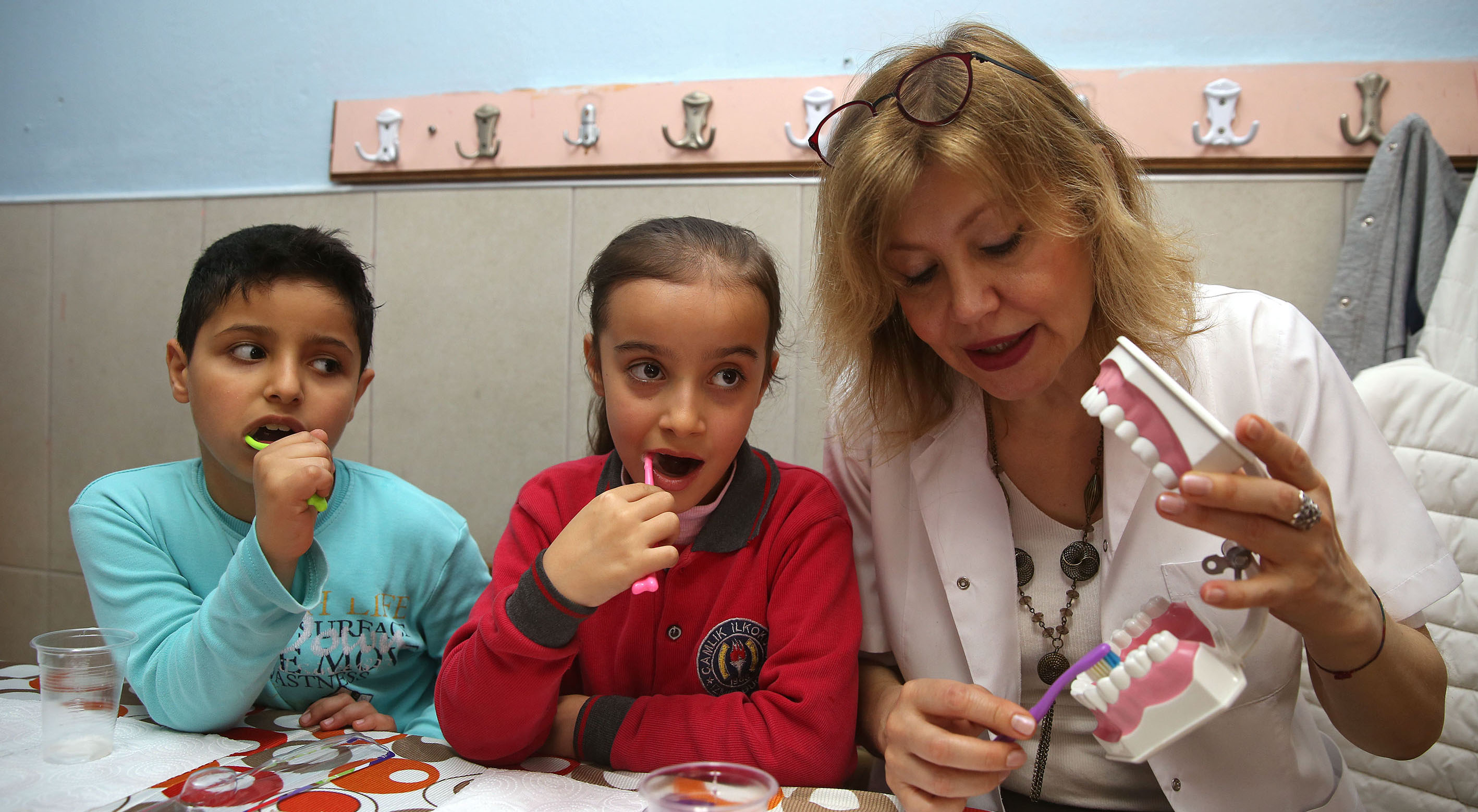 Minikler diş sağlığı konusunda bilinçlendiriliyor