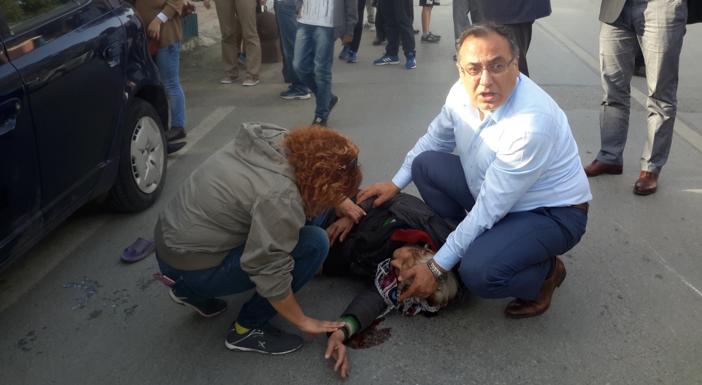 Motor çarpan kadına ilk müdahale Başkan'dan