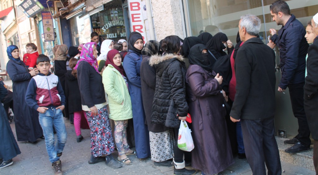 MÜLTECİLER İZMİR’DE YALNIZ DEĞİL