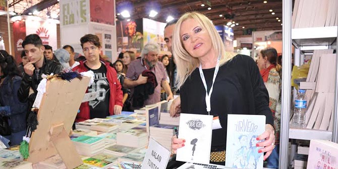 Nalan Tuntaş'a TÜYAP İzmir'de Yoğun İlgi