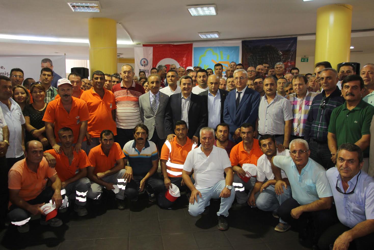 Narlıdere Belediyesi işçilerini sevindiren imzalar atıldı