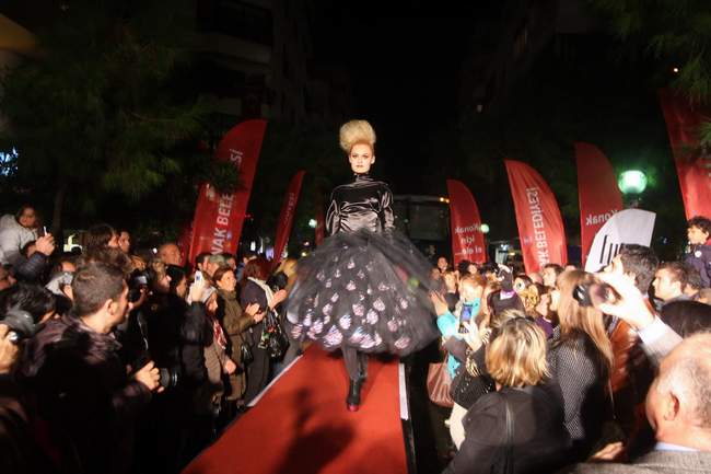 NIGHT OUT SHOPPING 7. YILINDA YİNE İZMİRLİLERLE