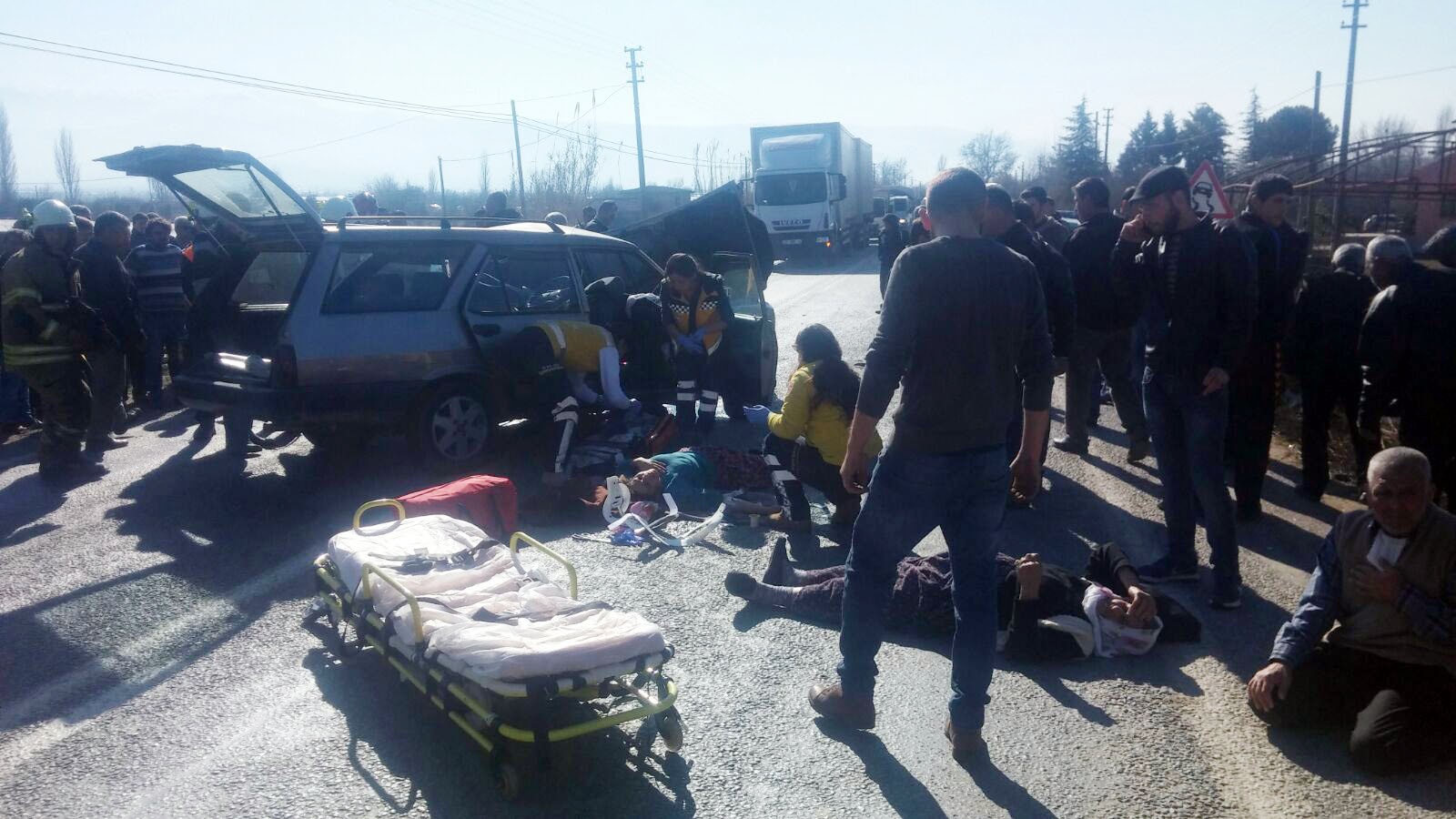 ÖDEMİŞ-İZMİR YOLUNDA CAN PAZARI: 5 YARALI