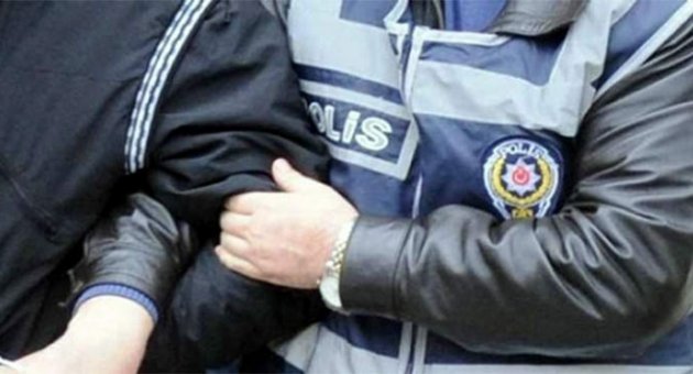 O eski futbolcusu dolandırıcılıktan gözaltında