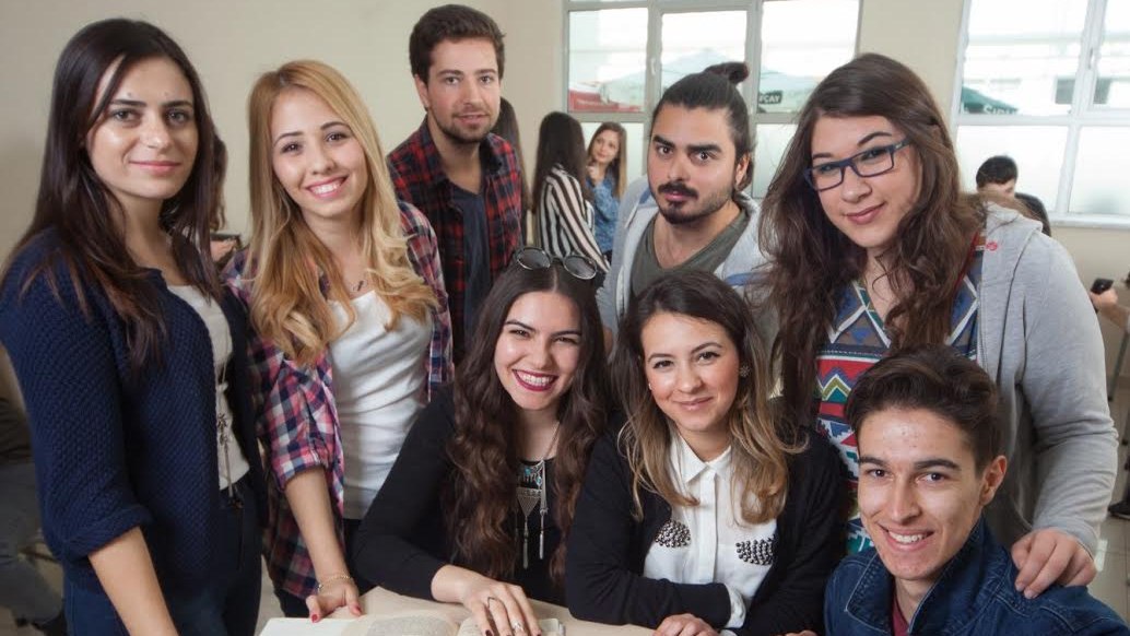 Öğrenciler eğitim ve öğretim elemanı kalitesini tescilledi