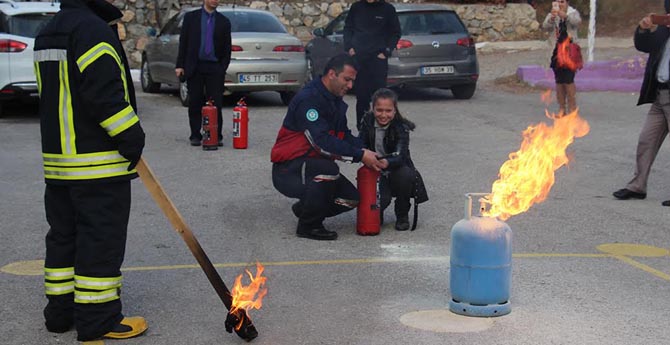 Öğrencilere Yangın ve Kurtarma Eğitimi