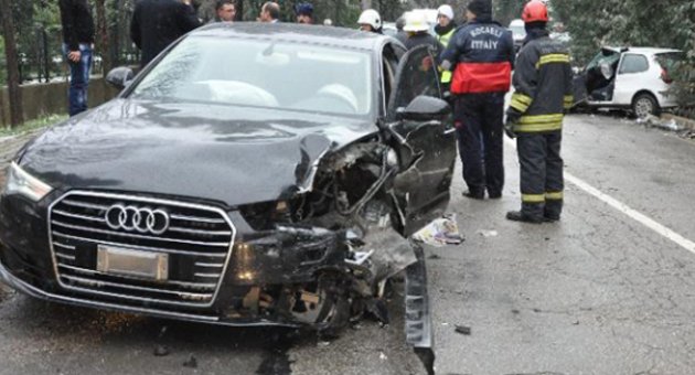 Oktay Vural’ın aracı kaza yaptı