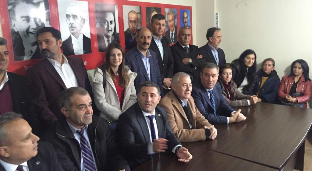 ÖRGÜTE HEM HEDEF, HEM MESAJ