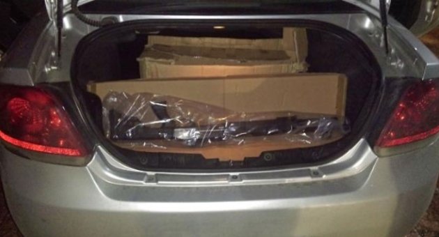 Otomobilden cephanelik çıktı