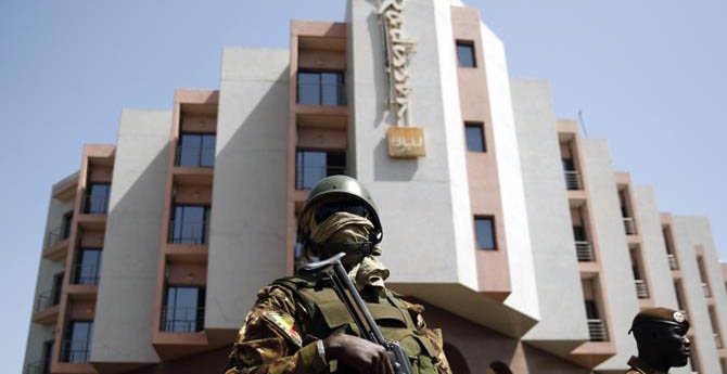 O Ülkede Otele Terör Saldırısı!