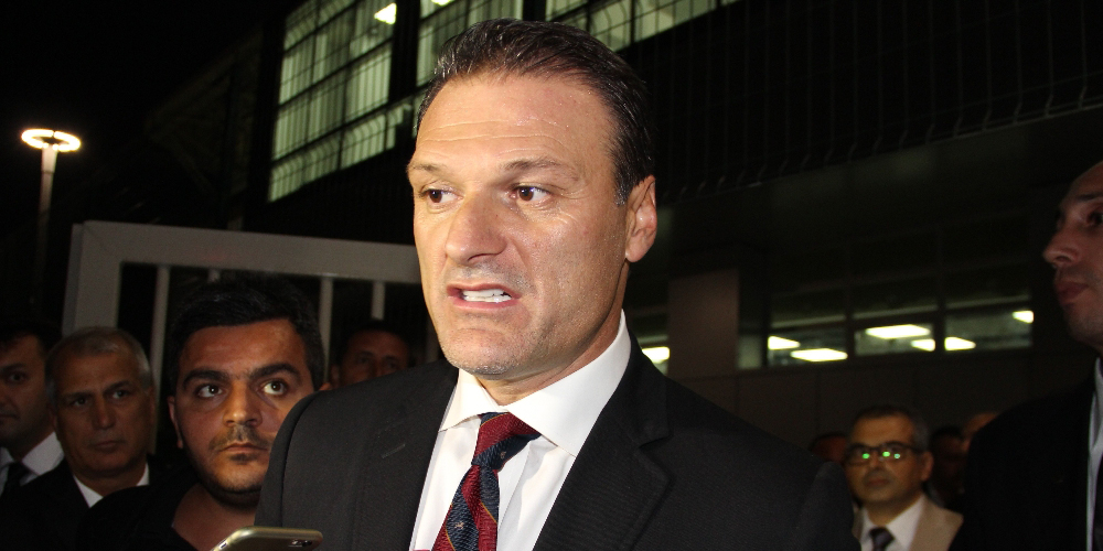 Özalan'a büyük şok! Şikayetçi oldular