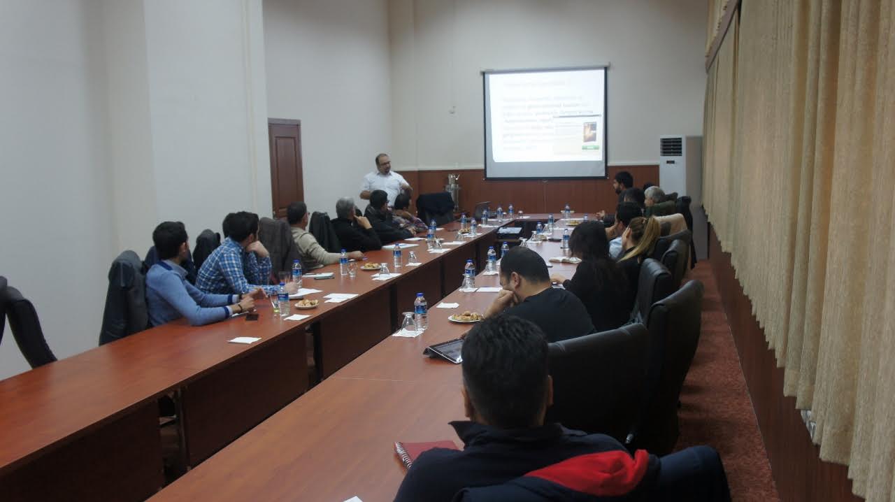 Özçivit ilgiden bunaldı