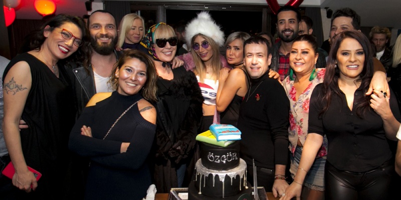 Özgür Aras'ın doğum gününe ünlü akını