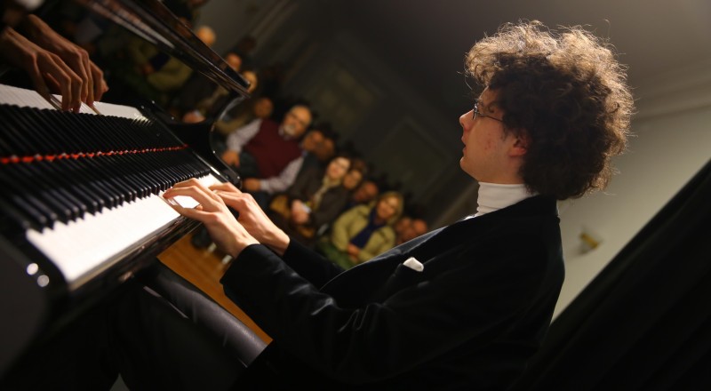 Piyanonun 'Küçük Prensi' büyüledi