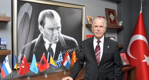 "İzmir potansiyelini kullanamıyor"