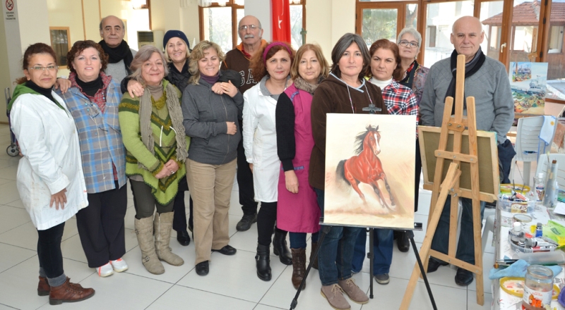 RESİM KURSLARINDA FOÇA’NIN GÜZELLİKLERİ TUVALE YANSIYOR