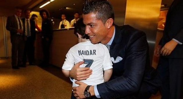 Ronaldo&#039;dan Ailesini Kaybeden Lübnanlı Çocuğa Sürpriz