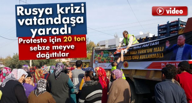 Rusya'yı protesto için 20 ton sebze meyve dağıtıldı