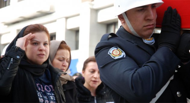 Rüzgar Çetin'in çarparak ölümüne neden olduğu şehit polis için tören