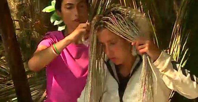 Saçlarını Böcekler Bastı!