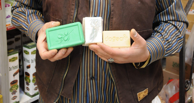 Sağlıklı eller için suya sabuna dokunun