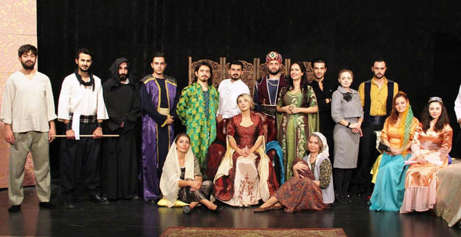 Sahne Tozu Tiyatrosu Ferhat ile Şirin&#039;i Sahneleyecek