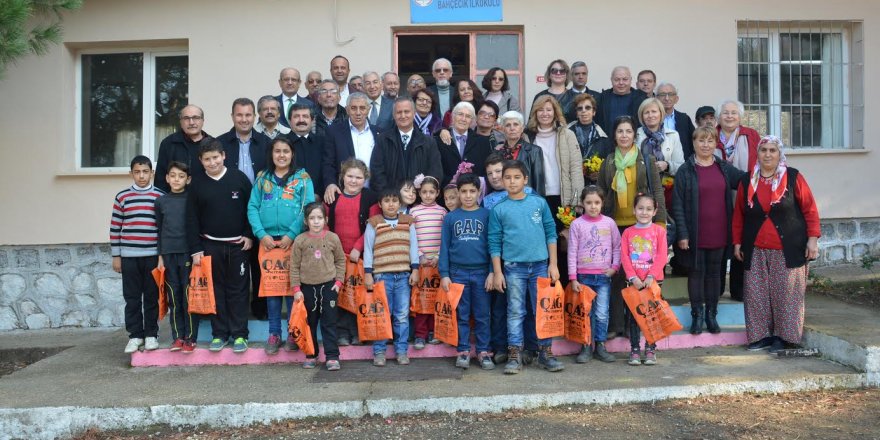 Salihli Bahçecik Mahallesi'ne Çifte Kütüphane