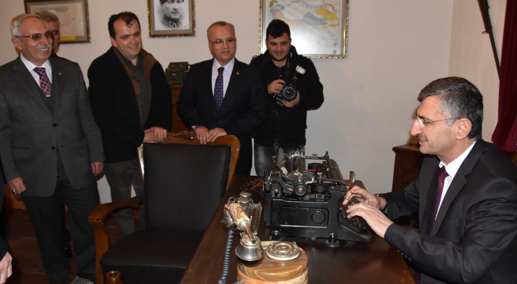 SALİHLİ BELEDİYESİ KENT MÜZESİNE ZİYARETÇİ AKINI