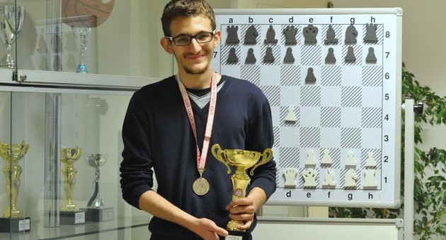 Satrançta madalya kazanmaya İzmir’de devam ediyor