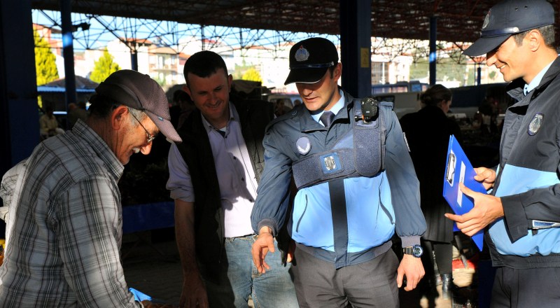 Seferihisar'da ''yaka kameralı zabıta'' dönemi