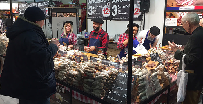 Şehirliler tarıma,  tarımcılar köye doğru ilerlerken