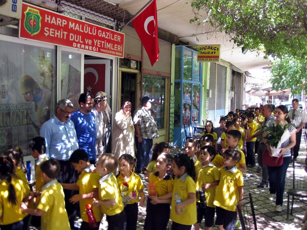 Şehit Ailelerini ve Gazileri Unutmadı