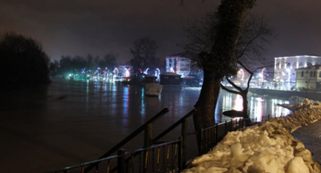 Sel korkusu uyutmadı!